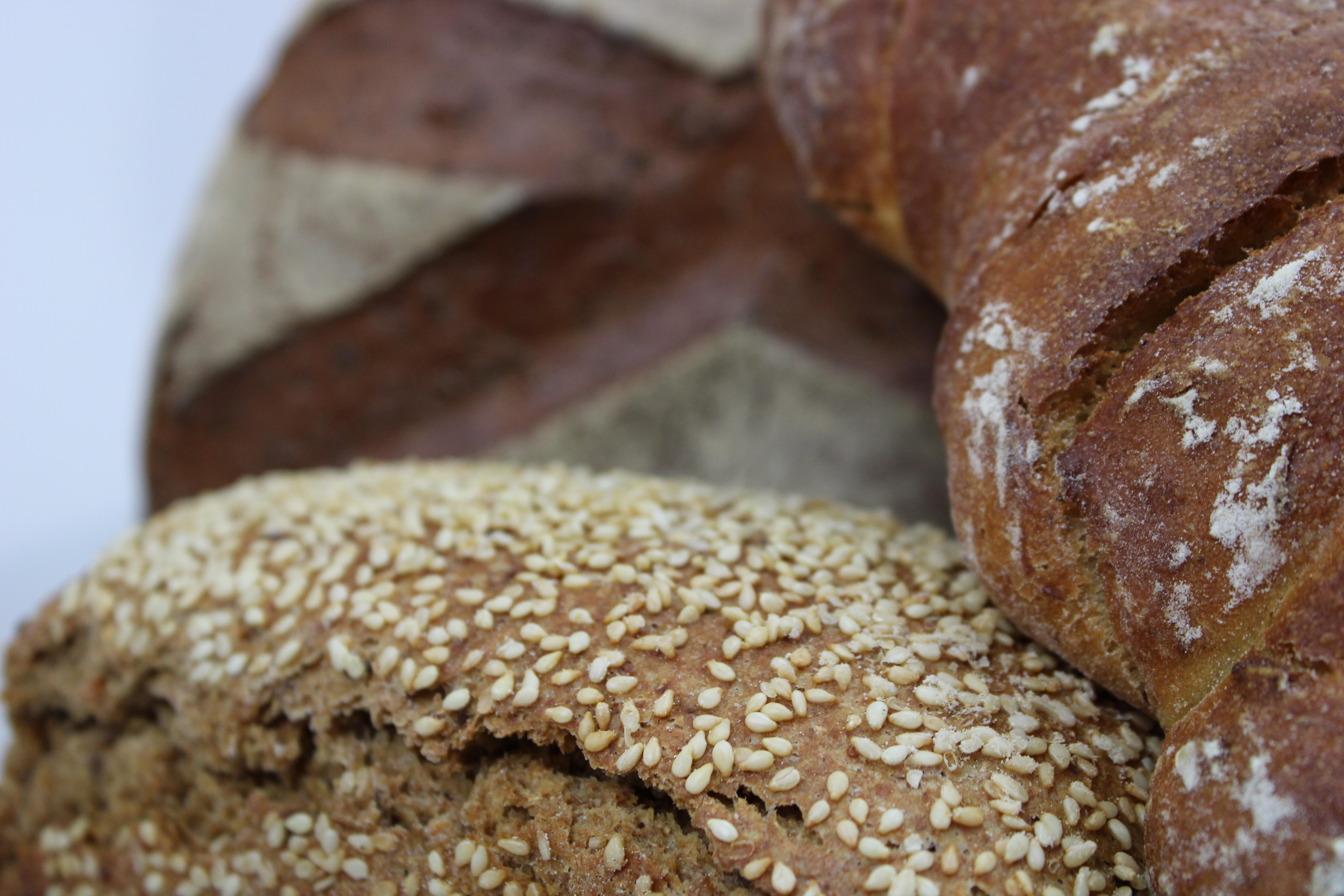 Ein gutes Dinkelbrot – die Kruste sollte kräftig und knusprig sein, die Krume saftig und gleichmäßig.